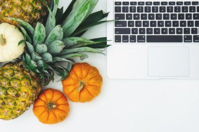 Interne campagne fit op jouw werkplek fruit laptop