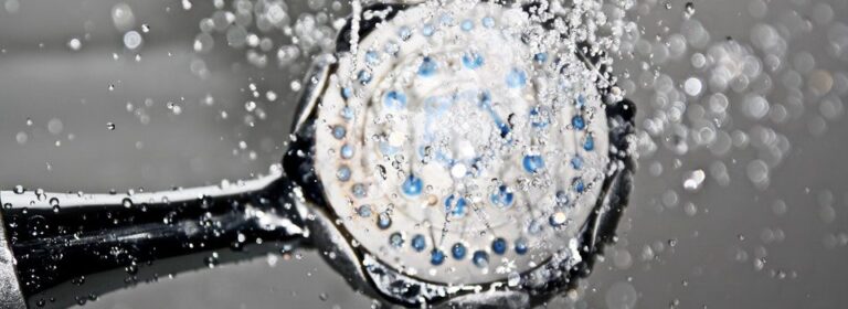 Gezondheidsvoordelen van dagelijks koud douchen gezondheid gezond douche minder ziek